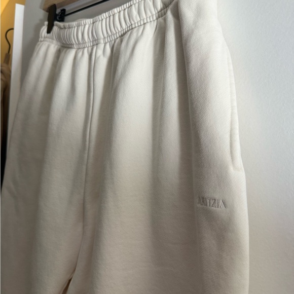Aritzia Sweatpants Mega Fit Sweat Fleece - Picture 2 of 6